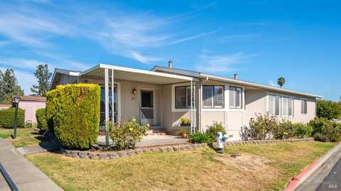 251 Circulo Tierra Court, Rohnert Park, CA 94928