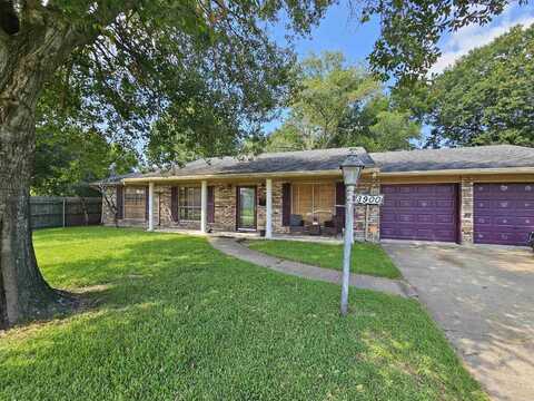 3900 Lay Ave, Groves, TX 77619