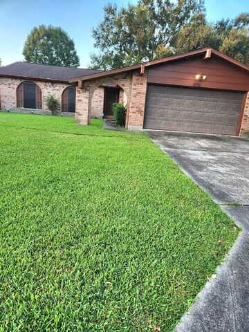 5775 Meadowview Rd, Beaumont, TX 77708