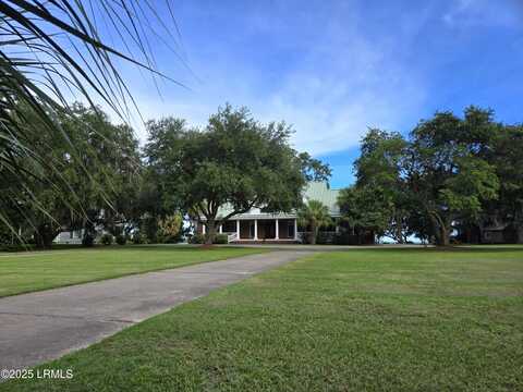 136 Retreat Plantation, Beaufort, SC 29902