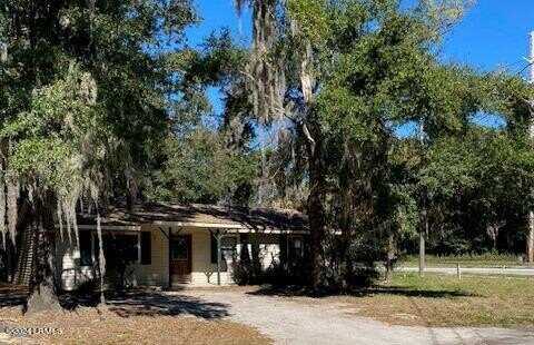 121 Sams Point Road, Beaufort, SC 29907