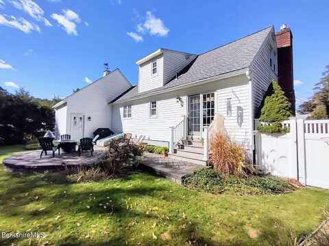 15 Joseph Ave, Lee, MA 01238