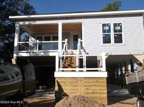 209 NE 51 Street, Oak Island, NC 28465