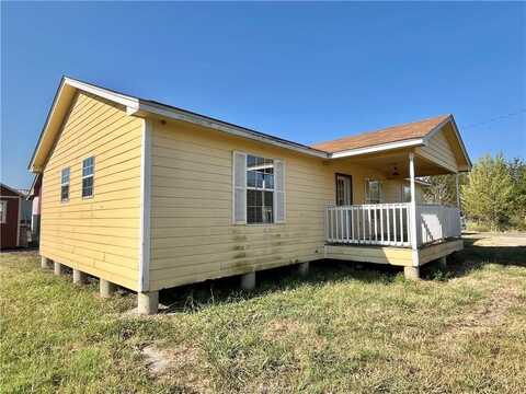 1403 Pecan Street, Hearne, TX 77859