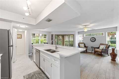 8960 Colonnades, BONITA SPRINGS, FL 34135