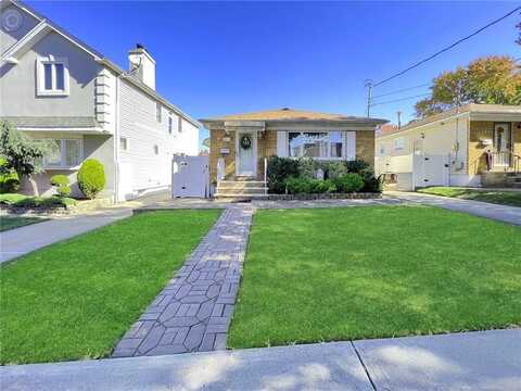 401 Colon Avenue, Staten Island, NY 10308