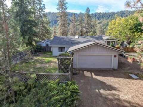 590 Masonic Ln, Weaverville, CA 96093