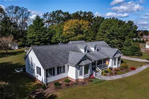 356 Healey Cove Drive, Hardyville, VA 23070