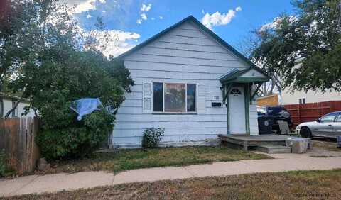 716 RUSSELL AVE, Cheyenne, WY 82007