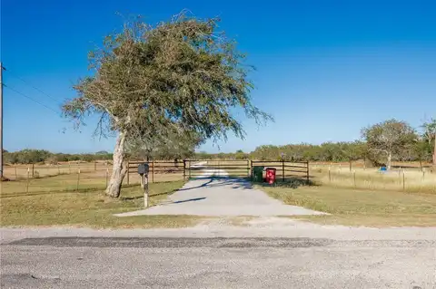 853 S County Road 307, Orange Grove, TX 78372