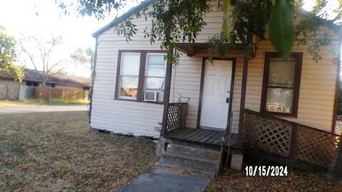 310 Tyler Street S, Beeville, TX 78102