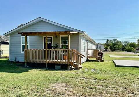 429 W C Avenue, Kingsville, TX 78363