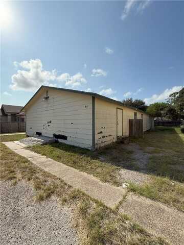 852 S Whitney Street, Aransas Pass, TX 78336