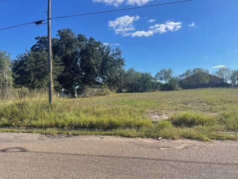 104 E Draper Street, Hebbronville, TX 78361