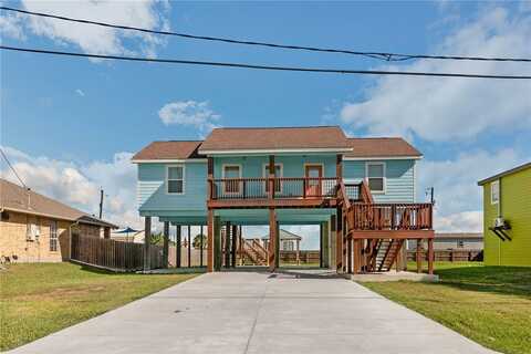 106 Port Avenue, Rockport, TX 78382