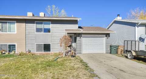 212 W Redwood St W, Gillette, WY 82718