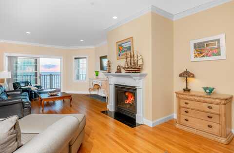 286 Grand Avenue, Falmouth, MA 02540