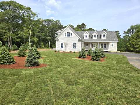 6 Monomoy Lane, Orleans, MA 02653