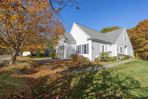 50 Stratford Ridge, Mashpee, MA 02649