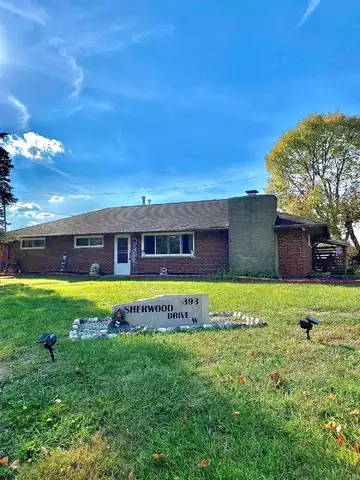 393 Sherwood Drive W, Newark, OH 43055