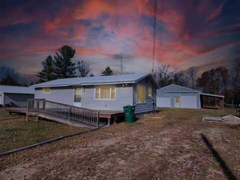 2111 Timber Lane, Harrison, MI 48625