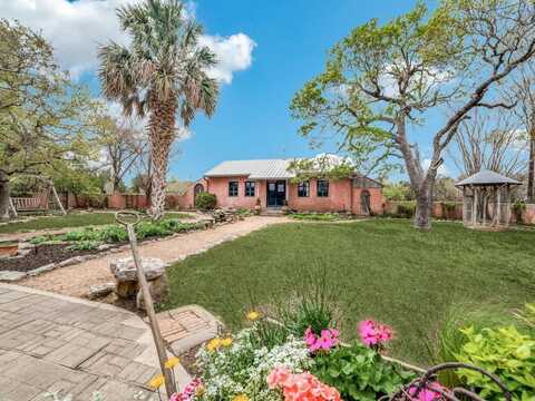 1421 Paradise Ranch Rd, Fredericksburg, TX 78624