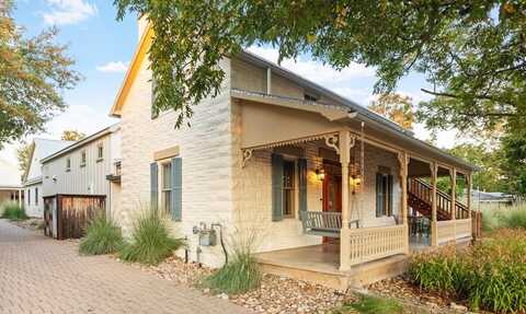 204 Creek St, Fredericksburg, TX 78624