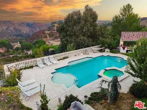 232 Saddlebow Rd, Bell Canyon, CA 91307