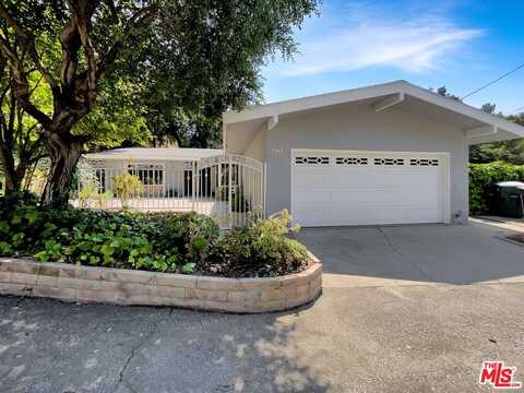 2945 Greenwich Rd, Glendale, CA 91206