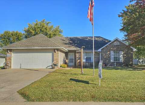 104 Katy CT, New Franklin, MO 65274