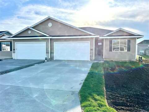 910 Juneberry Drive, Palo, IA 52324