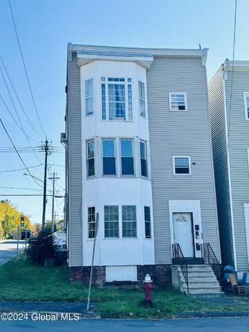 886 3rd Avenue, Troy, NY 12182