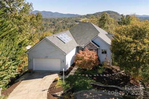 1418 Woodsong Drive, Hendersonville, NC 28791