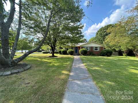 3730 Birchdale Court, Matthews, NC 28104