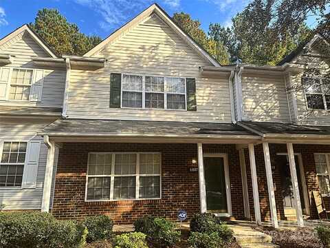 6807 Juniper Tree Street, Charlotte, NC 28215