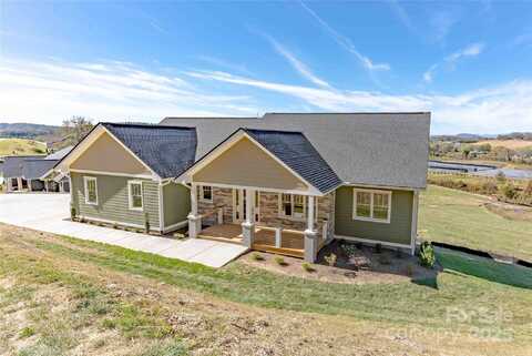 337 Maple Knoll Drive, Hendersonville, NC 28792