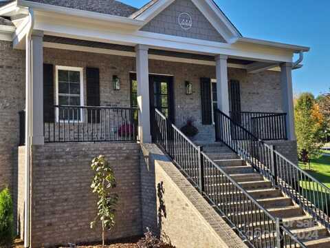 444 19th Ave Circle NW, Hickory, NC 28601