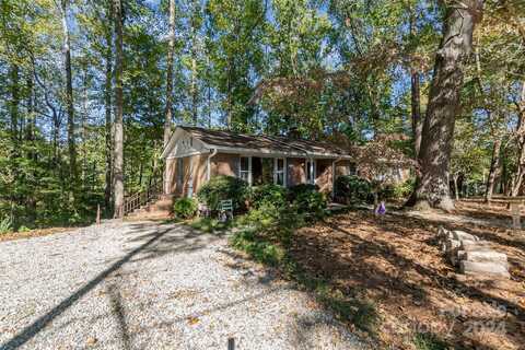 7345 Oakwood Lane, Charlotte, NC 28215