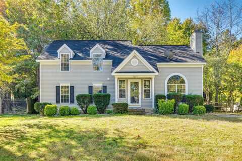 7825 Royce Hall Lane, Charlotte, NC 28216