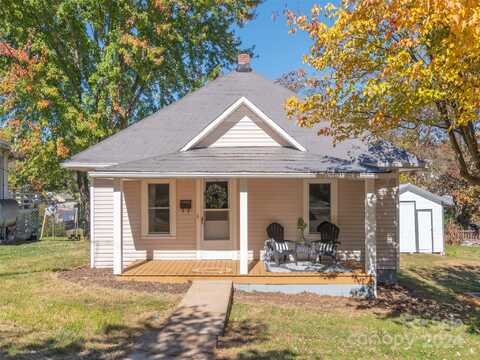 17 Wesley Street, Canton, NC 28716