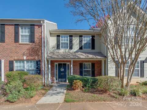 3837 Glenlea Commons Drive, Charlotte, NC 28216