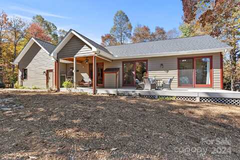 411 Alta Circle, Hendersonville, NC 28739