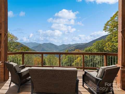 702 Scenic View Lane, Maggie Valley, NC 28751