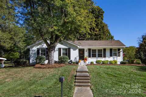 7025 Heatherford Drive, Charlotte, NC 28226