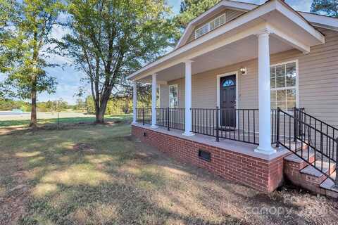 107 Elmwood Road, Statesville, NC 28625