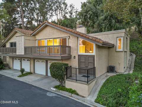 101 Rosehedge Lane, Oak Park, CA 91377