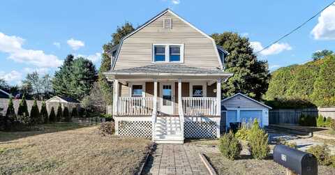 12 Hardwick Road, Waterford, CT 06375