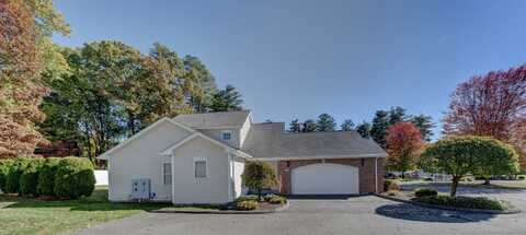 15 West Pine Way, Plainville, CT 06062