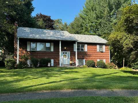 10 Lycett Court, Norwalk, CT 06850