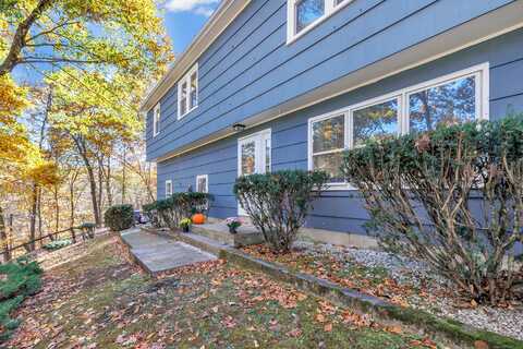 87 Huntingtown Road, Monroe, CT 06468